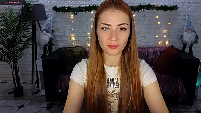 Snapshot of Adelyna_Bird chatting on December 12, 2024, 7:30 am Adelyna Bird online show from December 12, 2024, 7:30 am