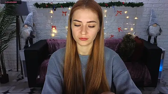 Snapshot of Adelyna_Bird chatting on December 16, 2024, 7:37 am Adelyna Bird online show from December 16, 2024, 7:37 am