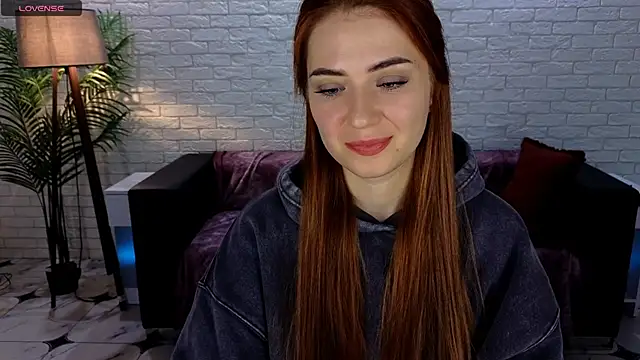 Snapshot of Adelyna_Bird chatting on February 2, 2025, 6:58 am Adelyna Bird online show from February 2, 2025, 6:58 am