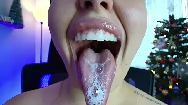 lisbet21x online show from December 9, 2024, 8:54 pm