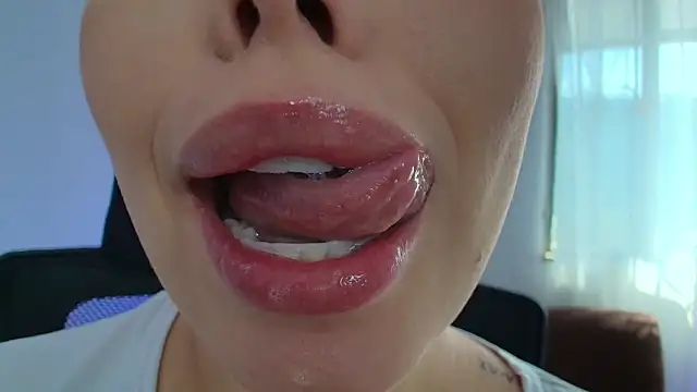 lisbet21x online show from January 25, 2025, 2:03 pm