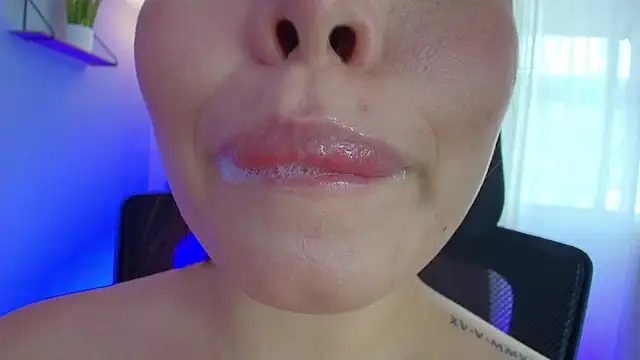 lisbet21x online show from February 13, 2025, 7:10 pm