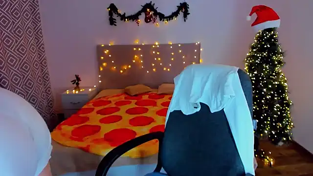 PolinaSalvatore online show from December 24, 2024, 12:22 pm