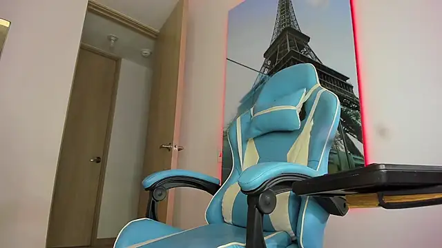 ela pretty online show from November 22, 2025, 3:49 am