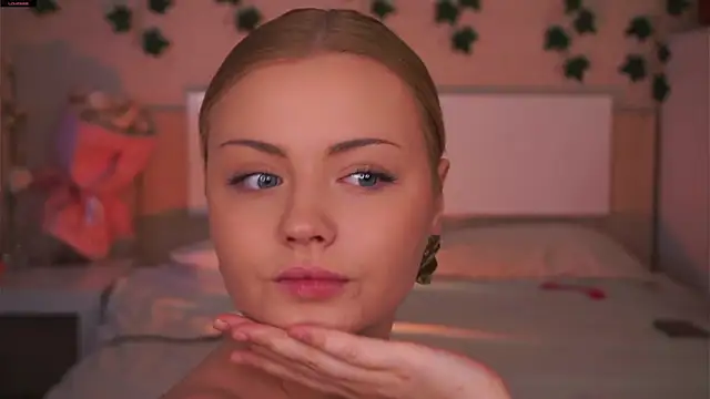 missbeatriss online show from October 20, 2025, 11:32 am