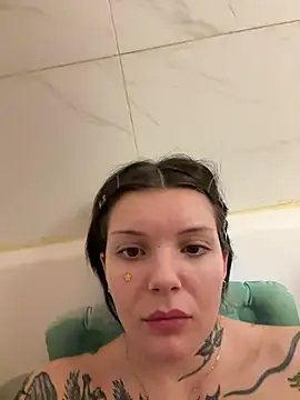 SweetMaisie online show from January 14, 2026, 10:14 pm