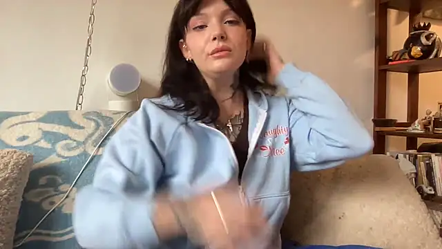 Snapshot of SweetMaisie chatting on February 16, 2026, 10:50 pm SweetMaisie online show from February 16, 2026, 10:50 pm