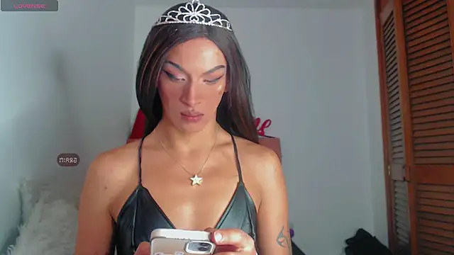 Summer XO online show from January 8, 2025, 1:53 am