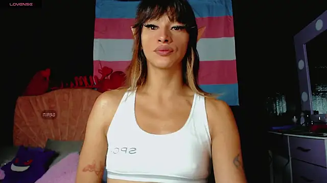 Summer XO online show from February 18, 2025, 7:52 pm