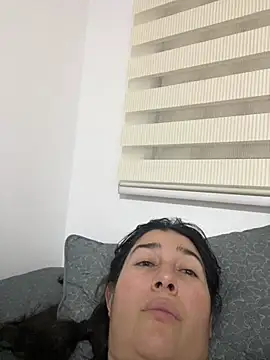 andreaisis2 online show from June 14, 2026, 6:04 am