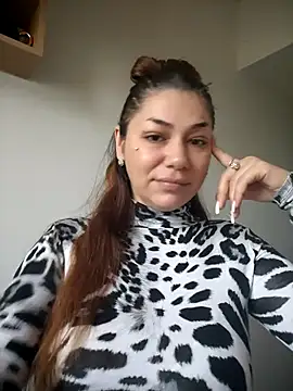 Ella sweety online show from November 5, 2025, 7:08 am