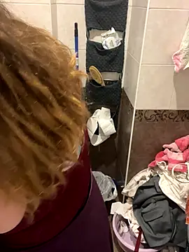 DienkaGreen online show from November 25, 2025, 1:55 pm