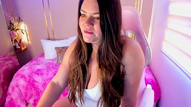 lena paulxo online show from June 19, 2026, 5:39 pm