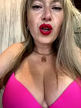 Kittenforyou online show from October 21, 2025, 12:39 pm