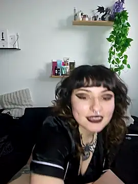 Moxxxie online show from October 17, 2025, 4:53 pm