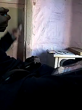 Wero4200 online show from October 27, 2025, 3:27 pm