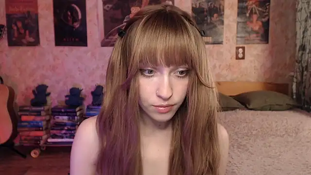 Friendly Ellie online show from April 24, 2026, 12:18 pm