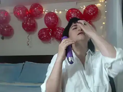 ISABEEL SOFIA01 online show from February 11, 2025, 11:33 pm