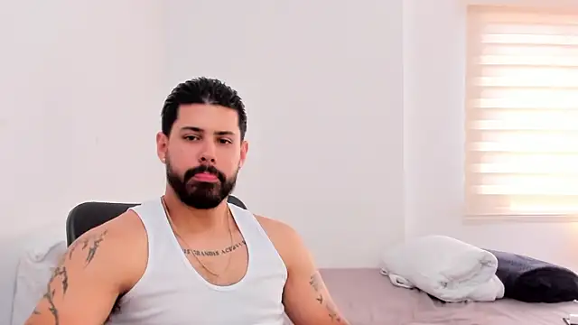 Justyn Torres online show from November 10, 2025, 6:29 pm