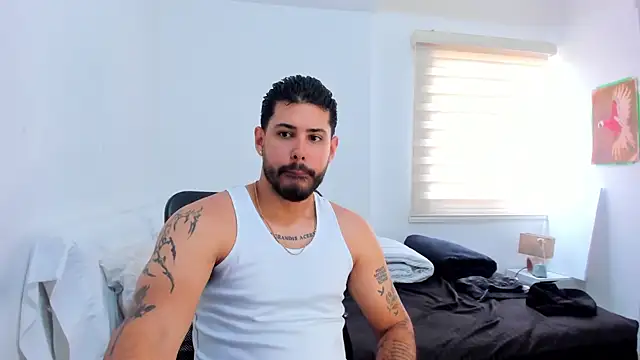 Justyn Torres online show from November 21, 2025, 4:38 pm