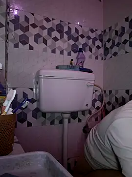 Adityagj123 online show from October 9, 2025, 1:09 pm