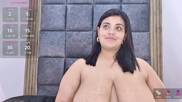 AmandaRousel online show from November 18, 2025, 8:02 pm