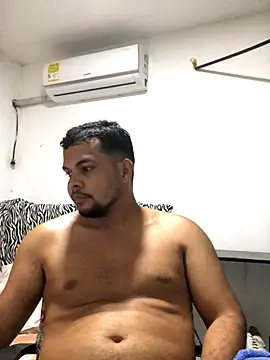 ElsecretodeBruno online show from November 17, 2025, 1:00 am