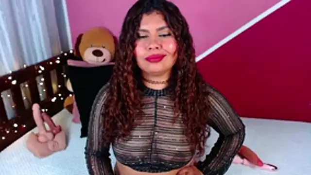 Queenamazon1 online show from April 25, 2026, 3:20 am