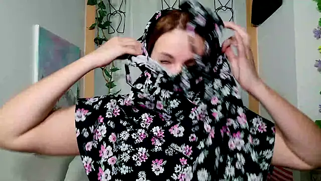 victorialotus online show from February 27, 2025, 4:41 am