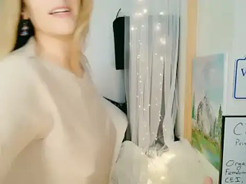 victorialotus online show from September 25, 2025, 6:17 am