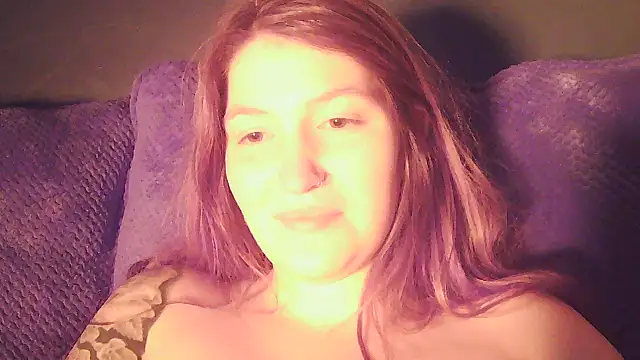 Snapshot of Angelk43 chatting on January 15, 2026, 6:40 am Angelk43 online show from January 15, 2026, 6:40 am