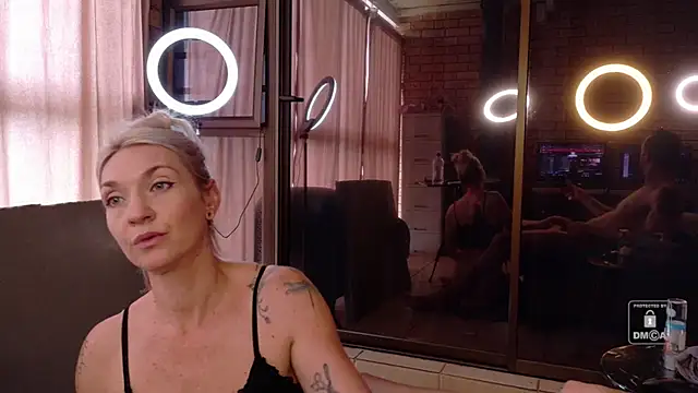 MissLMrJ online show from October 20, 2025, 6:58 am