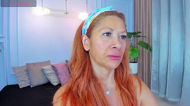 Snapshot of cintiagreyx chatting on April 7, 2026, 11:43 am cintiagreyx online show from April 7, 2026, 11:43 am