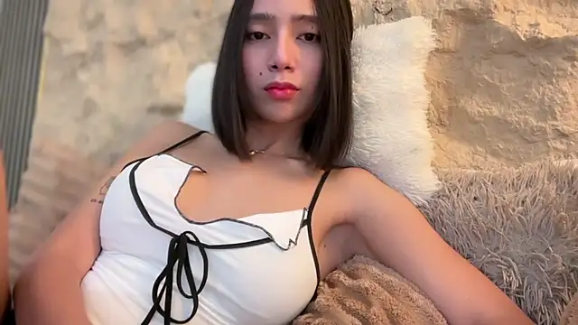 GenesisCastillano online show from April 21, 2026, 5:14 am