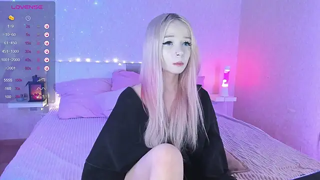 Snapshot of Misty_Shadow chatting on January 13, 2025, 11:27 pm Misty Shadow online show from January 13, 2025, 11:27 pm