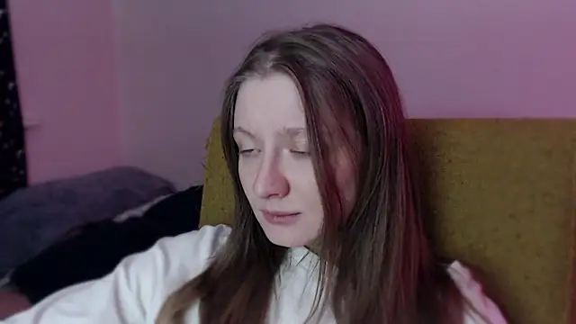 mollytuck online show from February 28, 2025, 2:42 pm