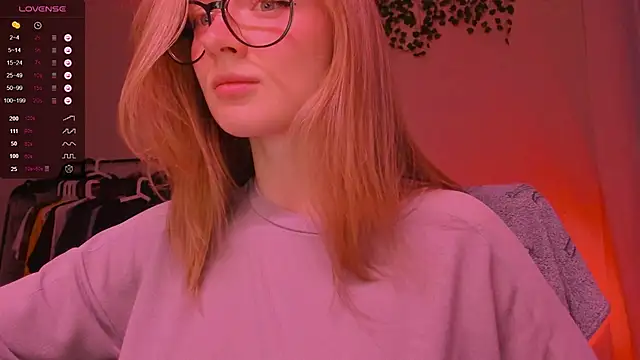 mollytuck online show from October 3, 2025, 3:53 pm