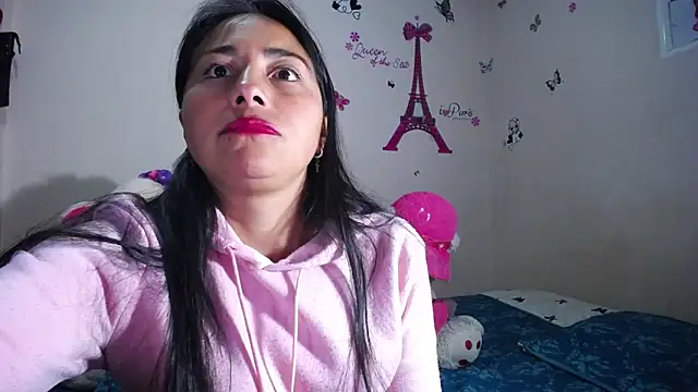 hanna girl21 online show from April 15, 2026, 1:56 am