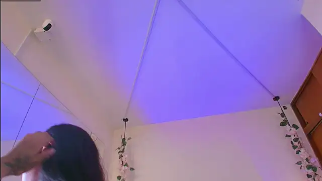 Athompzon online show from April 16, 2026, 11:22 am