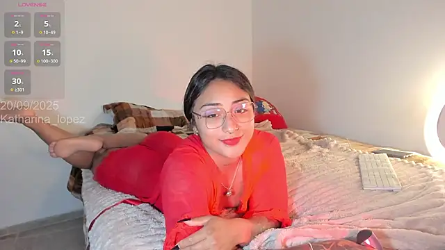 Snapshot of Katharina_Lopez chatting on September 20, 2025, 6:09 pm Katharina Lopez online show from September 20, 2025, 6:09 pm