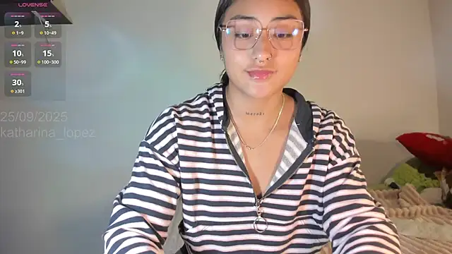 Snapshot of Katharina_Lopez chatting on September 25, 2025, 9:46 am Katharina Lopez online show from September 25, 2025, 9:46 am