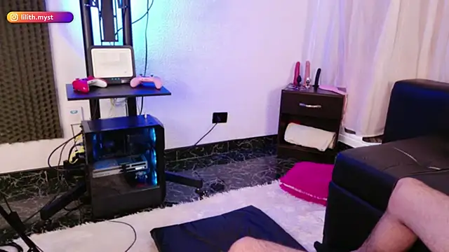 lilithandpaul online show from July 10, 2026, 7:05 pm