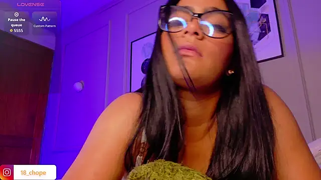  charlotte11 online show from October 10, 2025, 1:54 pm