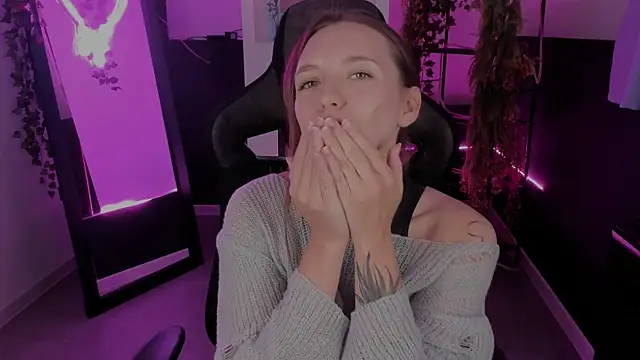 JennyDens online show from September 28, 2025, 3:28 pm