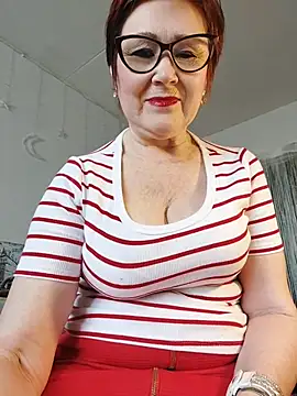 Snapshot of Fire_Night chatting on February 1, 2026, 8:35 am Fire Night online show from February 1, 2026, 8:35 am