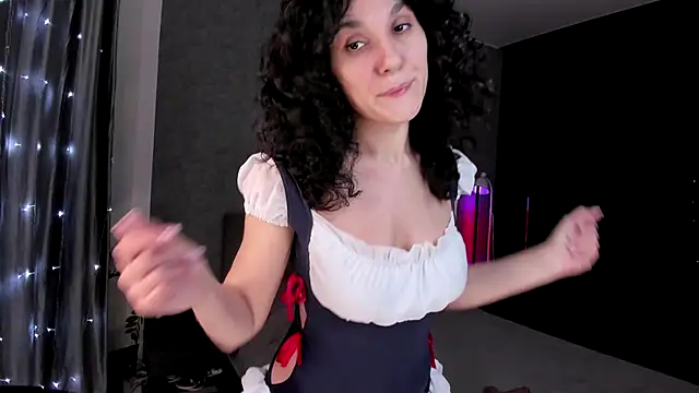  CurlySue  online show from February 28, 2026, 4:41 pm