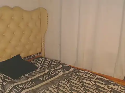 sweet prettygirl online show from December 14, 2025, 1:00 am