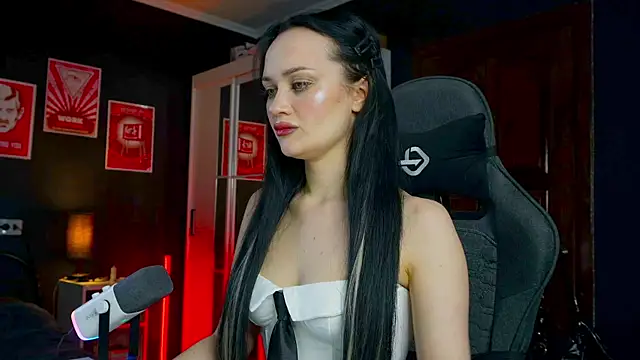 QueenAliss online show from January 11, 2026, 7:13 am