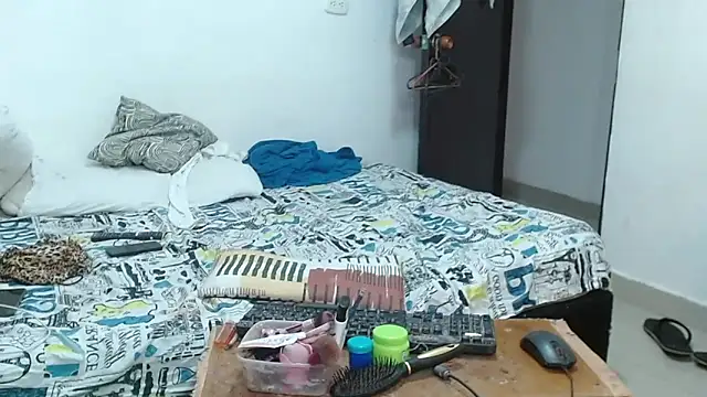 Snapshot of -Anarka- chatting on February 5, 2026, 7:29 pm -Anarka- online show from February 5, 2026, 7:29 pm