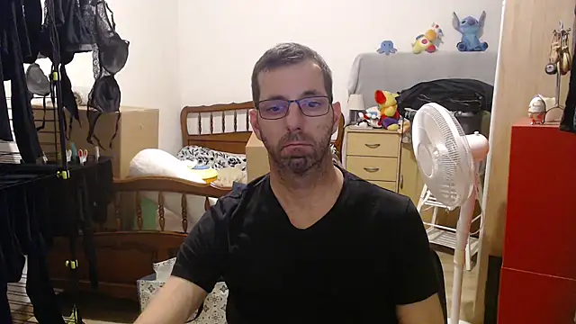 steph19x5 online show from December 5, 2025, 5:31 pm